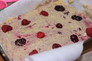 My PCOS Kitchen - Keto Mixed Berry Cake Bars - These healthy and delicious raspberry and blackberry breakfast cake bars are gluten-free, sugar-free, can be dairy-free and are low carb!!