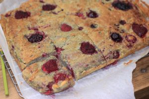 My PCOS Kitchen - Keto Mixed Berry Cake Bars - These healthy and delicious raspberry and blackberry breakfast cake bars are gluten-free, sugar-free, can be dairy-free and are low carb!!