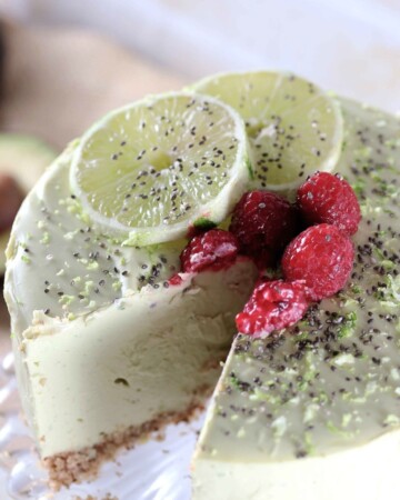 My PCOS Kitchen - Keto Avocado Lime Cheesecake (No Bake) - This creamy no bake cheesecake is coloured with healthy avocados and flavoured with fresh lime juice! All gluten-free and sugar-free!