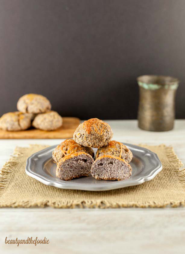 Beauty and the Foodie - Grain Free Butter Top Rolls - Low Carb Keto Psyllium Baked Goods Recipe Round Up