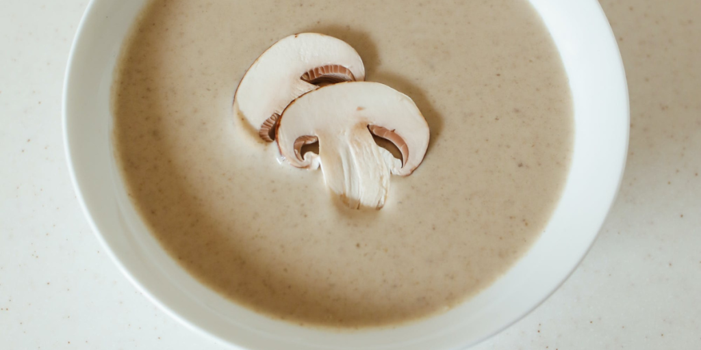 Mushroom and spinach soup